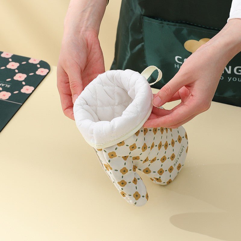 Set 2 Manusi pentru cuptor, termorezistente, Rezistenta 330 grade, textil si cauciuc, 26.5x18cm, Alb - Diversico
